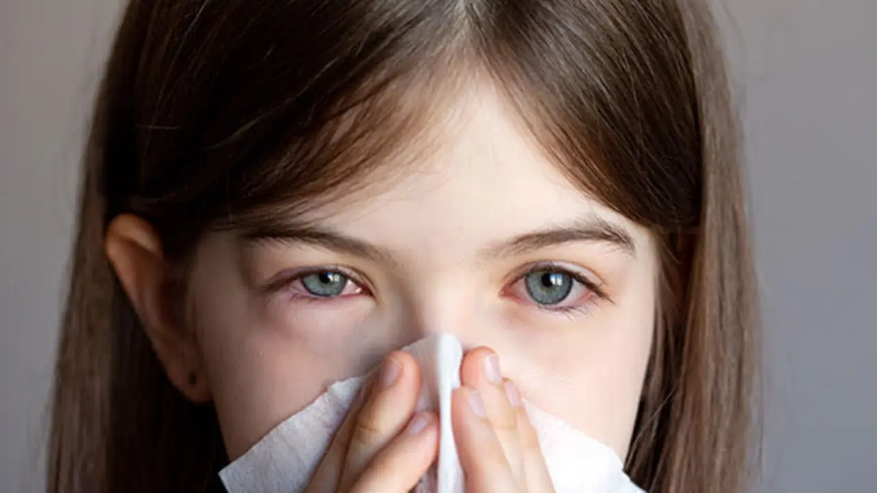 Eye flu disease due to weather change, be alert like this