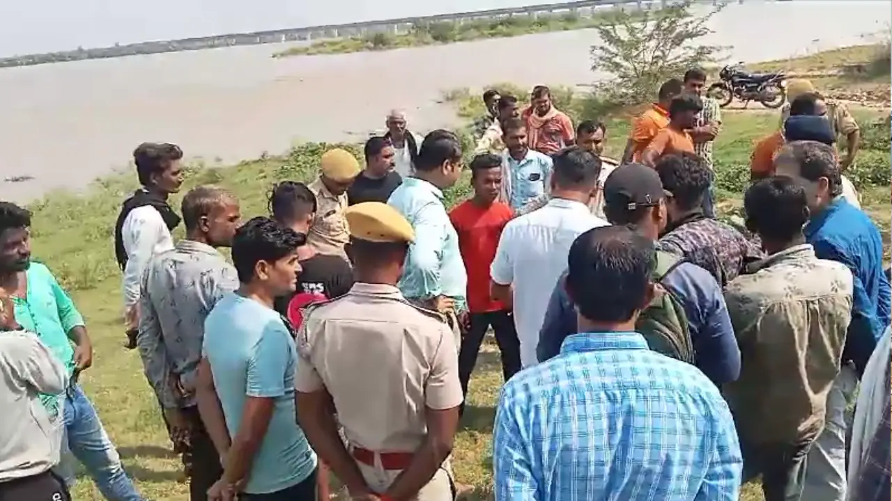 Four youths who went fishing were washed away in the water, rescue team reached the spot