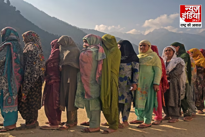 Jammu and Kashmir polling : 46.12 percent voting in Jammu and Kashmir till 3 pm for the second phase, voting is going on in 26 seats