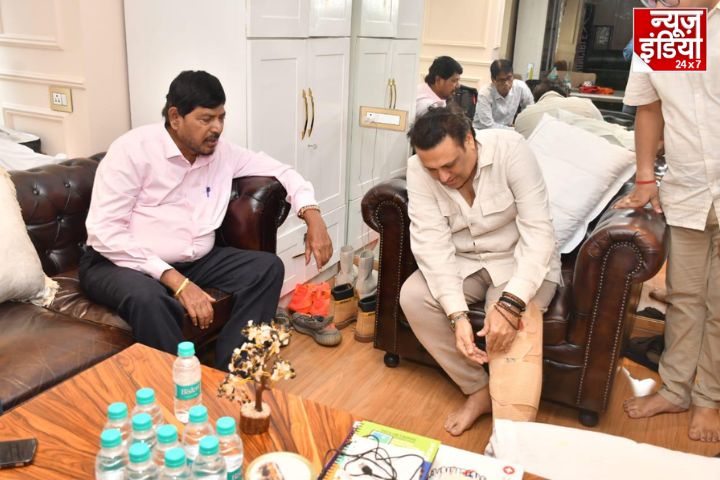 Union Minister Ramdas Athawale met Govinda: गोविंदा के आवास पहुंचे केंद्रीय मंत्री रामदास आठवले; अभिनेता से मुलाकात कर उनका हालचाल जाना